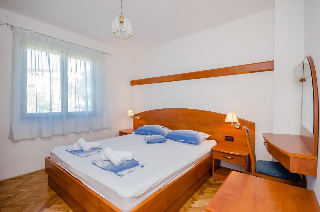 Apartments Zorka Kampor ภายนอก รูปภาพ