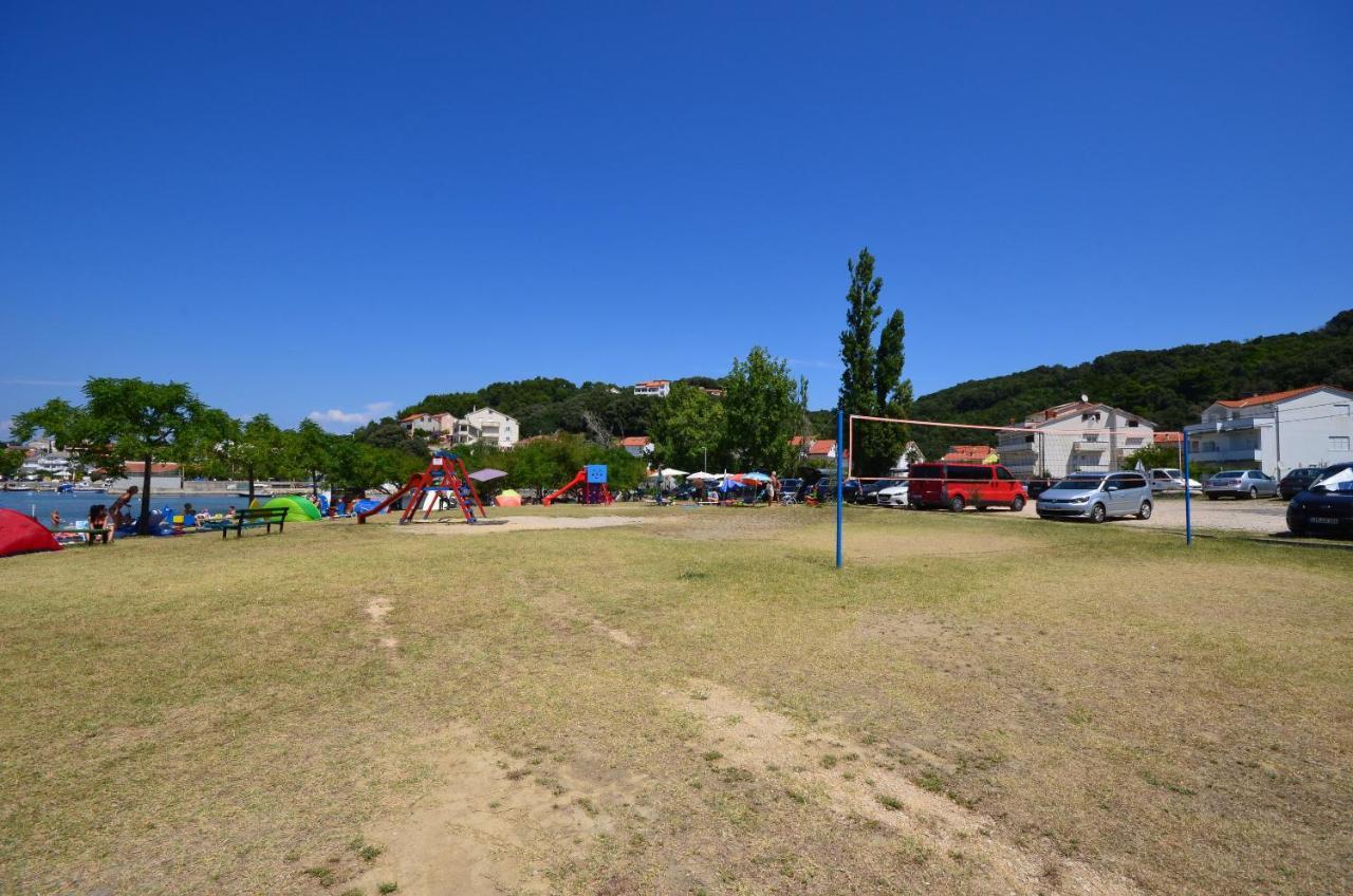 Apartments Zorka Kampor ภายนอก รูปภาพ